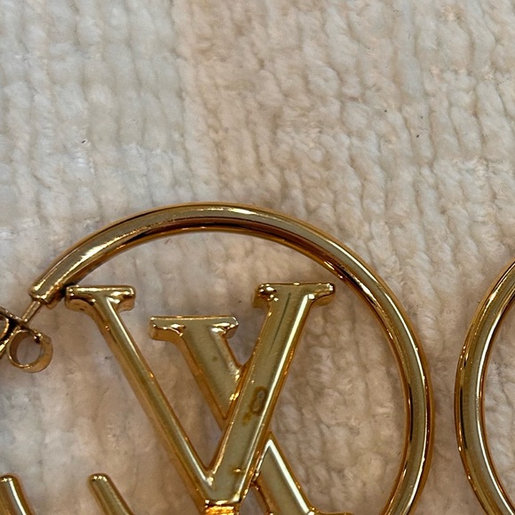 LOUIS VUITTON LOUIS LOGO HOOP EARRINGS - Picture 3 of 5